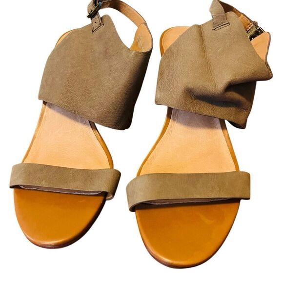 Shoes - Halogen Clarette Taupe Brown Leather
Wedge Sandals size 7.5
